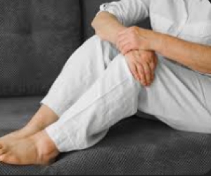 Le syndrome des jambes sans repos post-AVC : phénotype spécifique ?